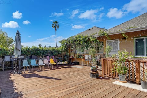 Oakland Vacation Rental | 1BR | 1BA | Step-Free Access | 500 Sq Ft