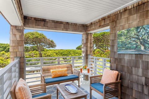 Covered Oceanfront Deck