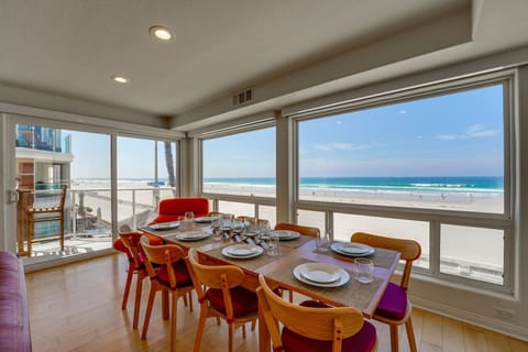 Wake up to panoramic ocean views in the heart of Mission Beach