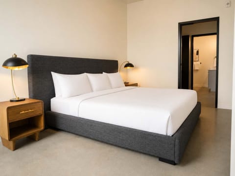 Roami at Century Plaza | Downtown | 2BR Kings