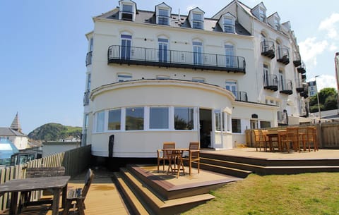 11 Cove View Apartments