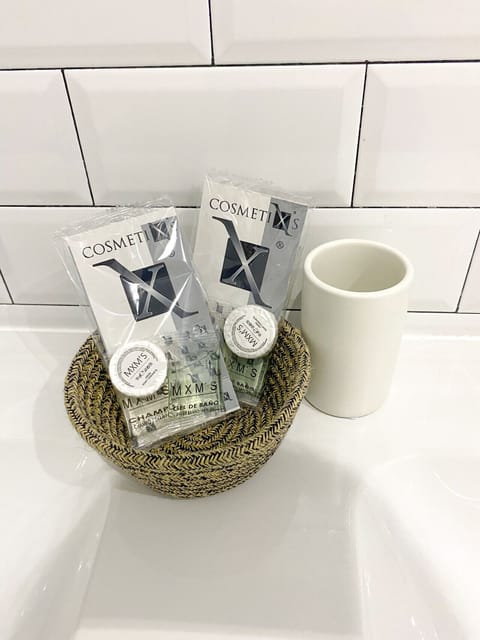 Bathroom amenities