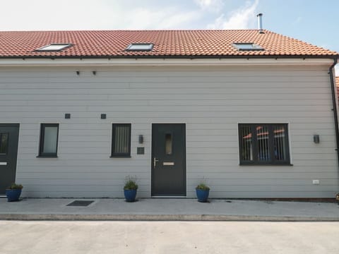 3 The Stables