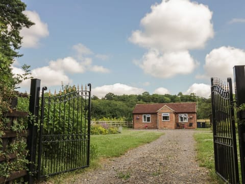 Lawn Lodge