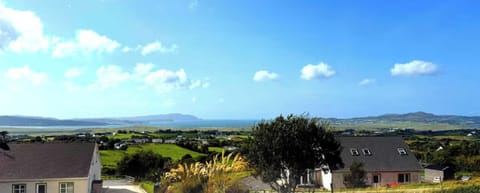 Travel Lets Short Term Rentals 					