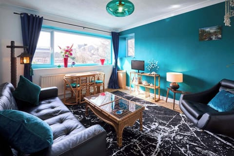 Beachcomber Apartment, Morecambe - Host & Stay