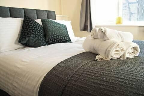 Clacton Waves, Clacton-on-Sea- Host & Stay