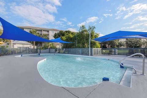 Cool off in a shaded splash pool on warm afternoons.