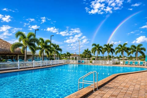 Relax poolside, cool off, and make the most of your sunny Sarasota getaway.