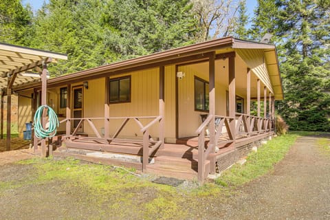 Cottage Grove Vacation Rental | 2BR | 2BA | 1,216 Sq Ft
