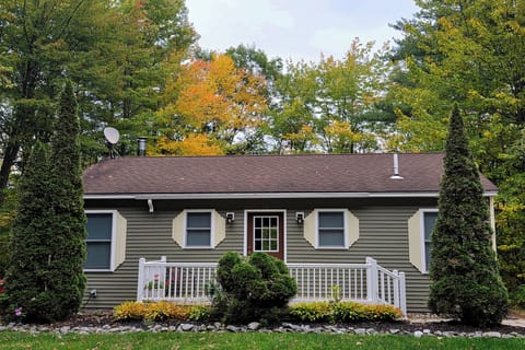 Canton Vacation Rental | 2BR | 1BA | 816 Sq Ft