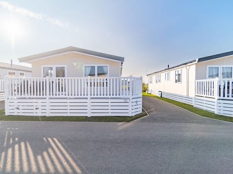 3 bedroom Lodge at Pevensey Bay