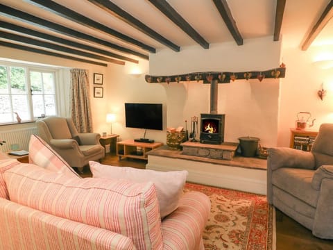 2 Storrs Cottages