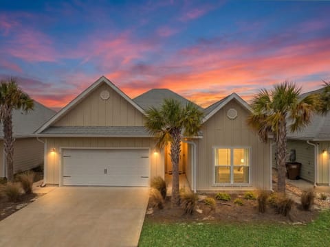 Pet Friendly Beach House - Sun of a Beach