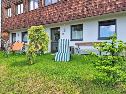 Window, House, Home, Garden, Lawn, Apartment, Cottage, Yard, Backyard, Estate
