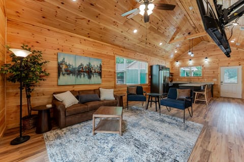 Two Bedroom Walking Distance To Dollywood Pigeon Forge Cabins fo
