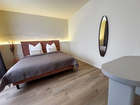 Schlafzimmer 1 