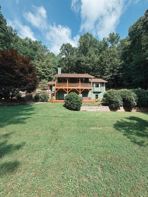 Experience the perfect mountain getaway in this private, luxury retreat.IMG_3945