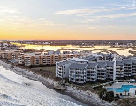 Direct Oceanfront Complex