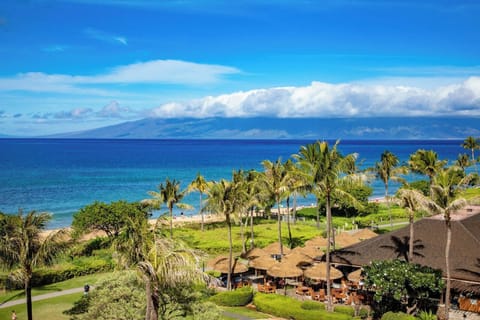 Wake up to sweeping ocean and island views that set the tone for your perfect day

 HKH-503
