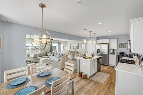 Kitchen dining area