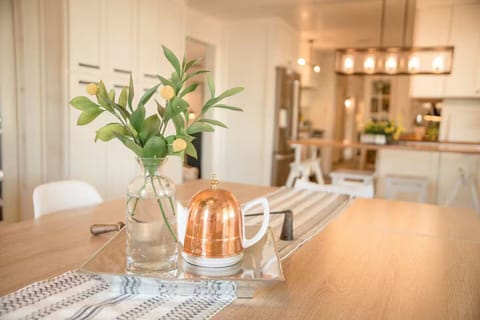 Eat in kitchen