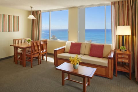 Lounge in comfort while the ocean fills your windows.