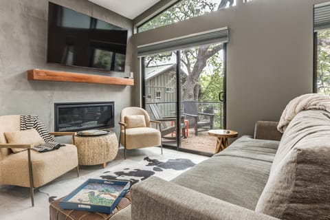 Austin Vacation Rental | 2BR | 2BA | 1,100 Sq Ft