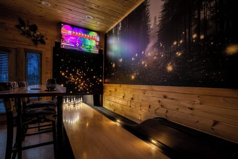 Pigeon Forge Cabin with a Bowling Alley "Firefly Strike Retreat" - Duck pin bowling