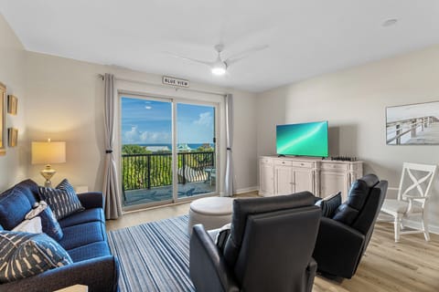 Beach Resort 401 Living Room