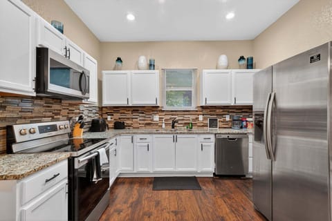 Indoors, Kitchen, Appliance, Microwave, Oven