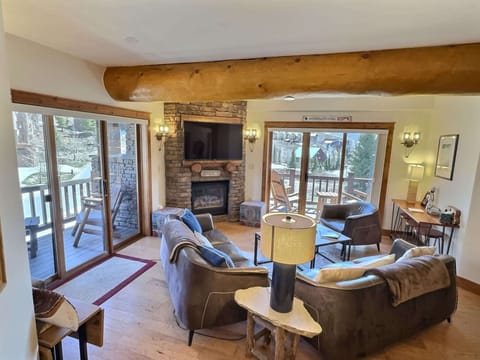 Open Living room with 2 Mountain View balconies! | Listing with @BookTraverse