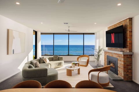 The most incredible outlook from the home's main living and dining – with uninterrupted bay views 