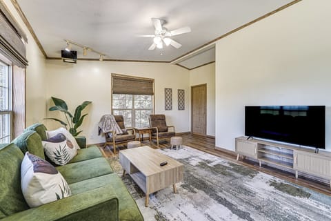 Fayetteville Vacation Rental | 3BR | 2.5BA | 2,200 Sq Ft
