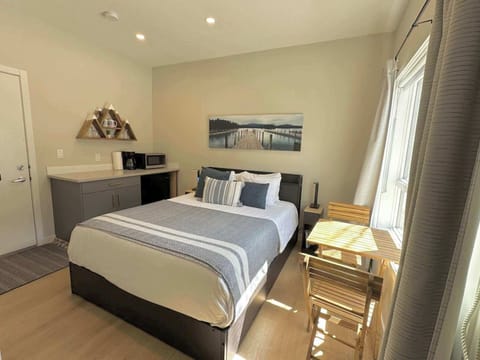 Studio with queen bed