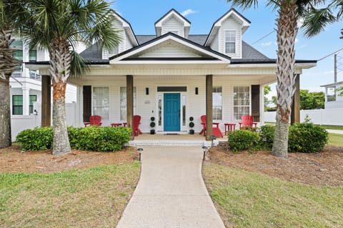 Cozy Coastal Escape