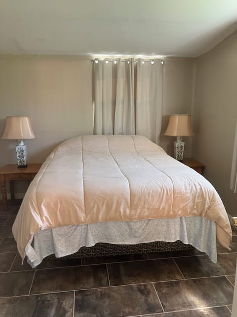 Queen bedroom