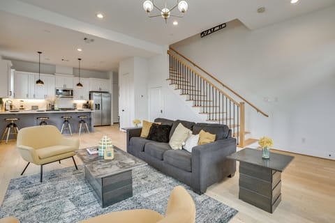 Houston Vacation Rental | 3BR | 2.5BA | 1,800 Sq Ft | 1 Step to Enter