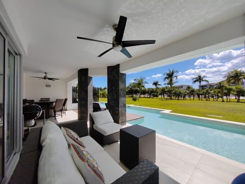 Mareazul Beachfront Resort, Oceanfront, walkout pool, Mareazul, 303N