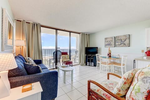 Atlantic Towers 303-large-001-023-Main Living Area-1500x1000-72dpi