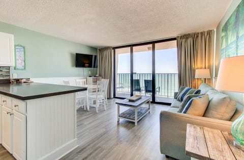 Atlantic Towers 812-print-001-024-Main Living Area-4200x2759-300dpi