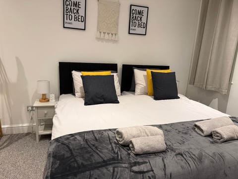 Super King Bed main Bedroom