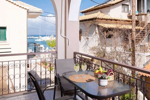 Bright balcony with clear sea views, perfect for morning coffee or evening wine. Enjoy the peaceful atmosphere, traditional surroundings, and easy access to nearby shops, cafés, and local beaches