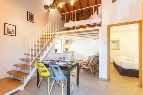 Open‑Plan Layout 