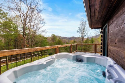 Private hot tub w/ scenic mountain view