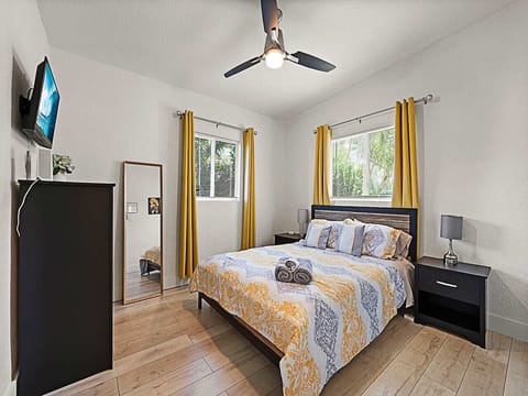 Bedroom: Equipped with soft ambient lighting and garden views. Wake up feeling refreshed and inspired by your surroundings.