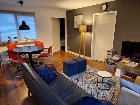 Table, Property, Furniture, Couch, Comfort, Wood, Interior Design, Picture Frame, Lighting, Building