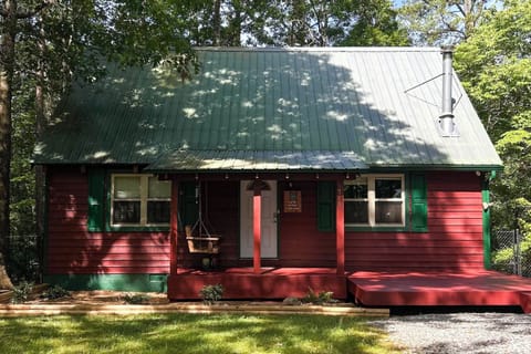 Dahlonega Vacation Rental | 3BR | 2BA | 1,400 Sq Ft