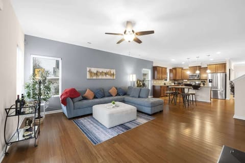 Spacious 6BR home designed for large groups, family gatherings, and Charlotte event stays