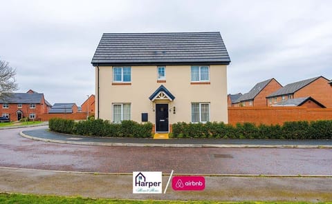 A neat exterior with a tidy front and welcoming entrance.





